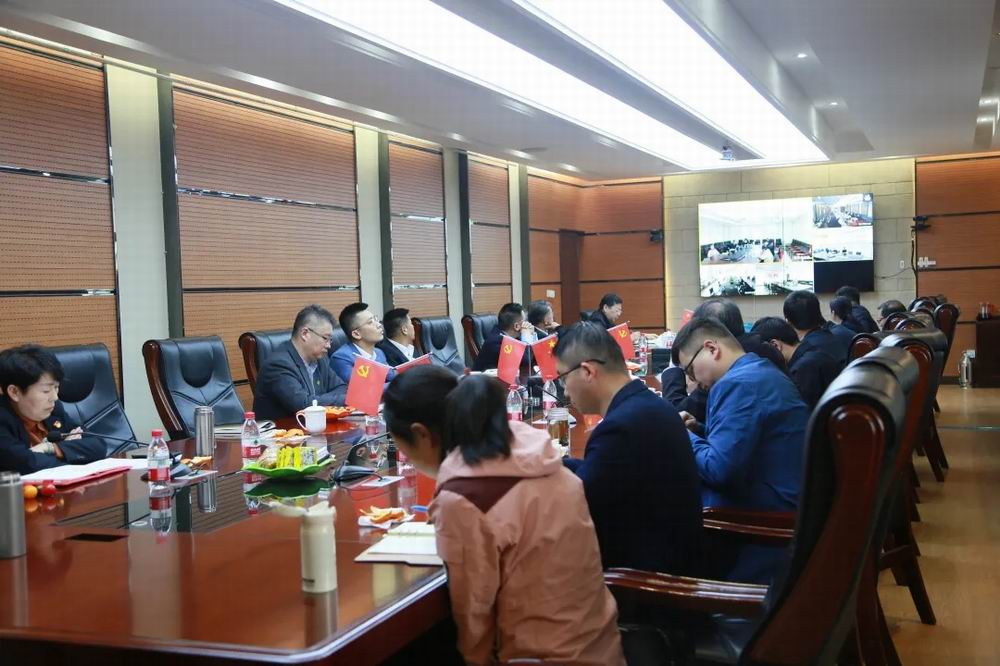 ����˳���ٿ��� һ����ı�������ƽ���