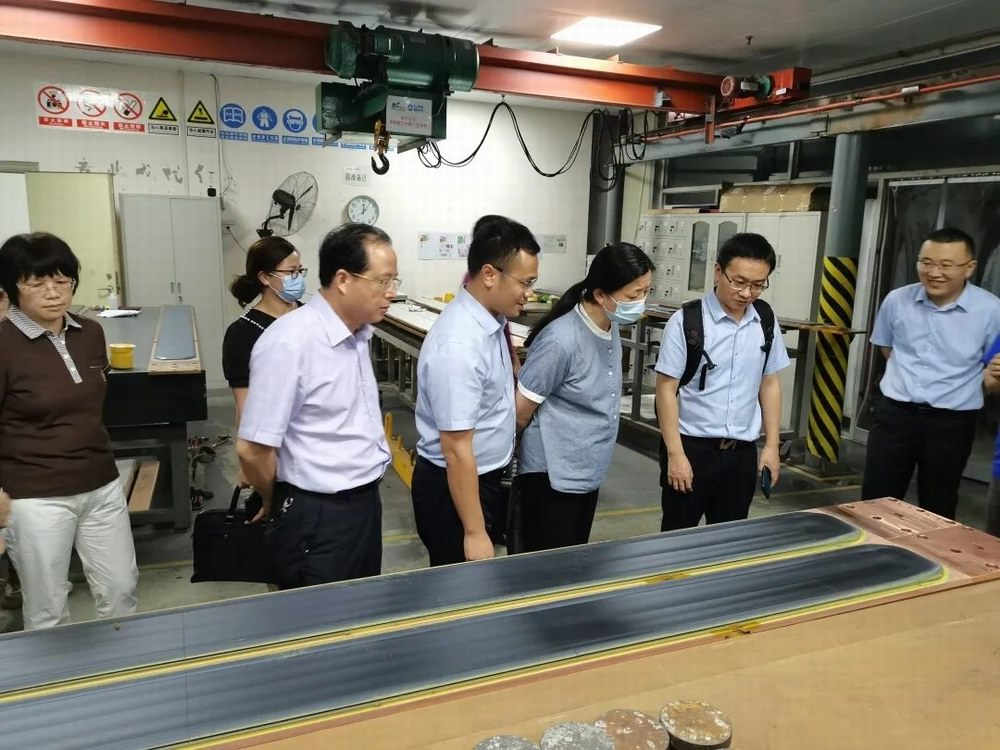 ����׳�����������������ص�ί��ǡ�һ��Ѳ��Ա����һ��ݰ�پ���������