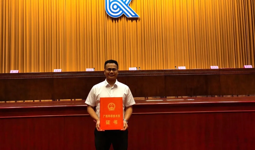 �ذ����������¾�������ٻ������ѧ����ǰ����һ�Ƚ���