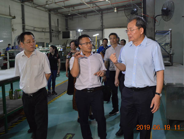 ����׳���������˴�ί�ḱ���Ρ����������Ծ��һ��ݰ�پ���������